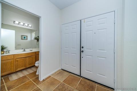 2628 Mesa Dr, Oceanside, CA 92054 photo 2