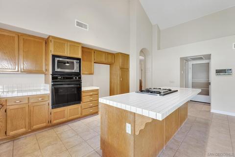 8983 Summerhill Pt, Alpine, CA 91901 photo 11