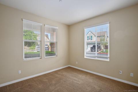 514 Poets Sq, Fallbrook, CA 92028 photo 4