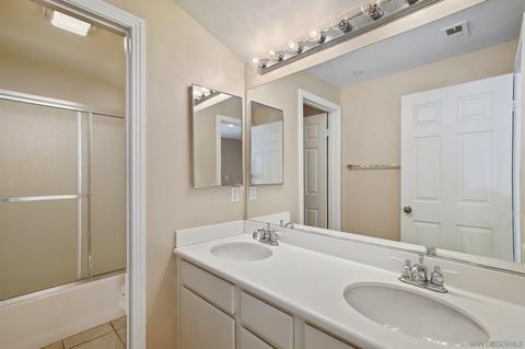 514 Poets Sq, Fallbrook, CA 92028 photo 32