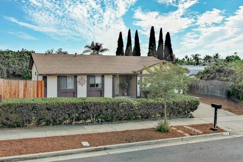 323 Gail Dr, Vista, CA 92084 photo 2