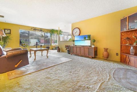 323 Gail Dr, Vista, CA 92084 photo 4