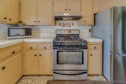 323 Gail Dr, Vista, CA 92084 photo 18