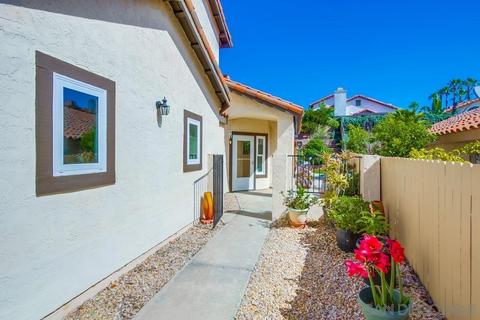 1580 Mallorca Dr, Vista, CA 92081 photo 3