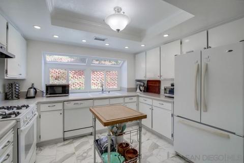 1580 Mallorca Dr, Vista, CA 92081 photo 13