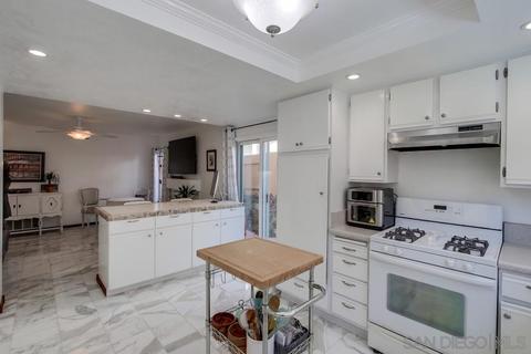 1580 Mallorca Dr, Vista, CA 92081 photo 14