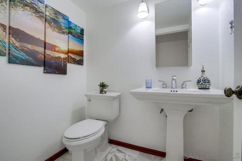 1580 Mallorca Dr, Vista, CA 92081 photo 20