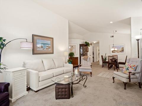 843 Huckleberry Ln, Escondido, CA 92025 photo 5