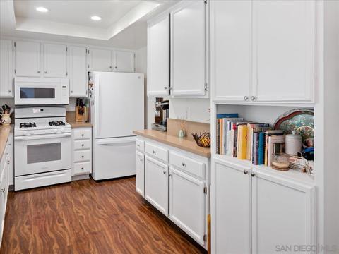 843 Huckleberry Ln, Escondido, CA 92025 photo 11