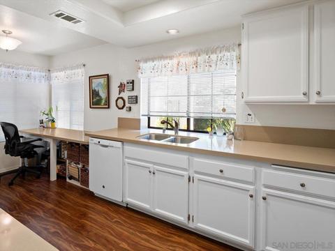 843 Huckleberry Ln, Escondido, CA 92025 photo 8