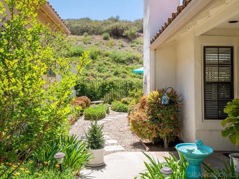 843 Huckleberry Ln, Escondido, CA 92025 photo 3