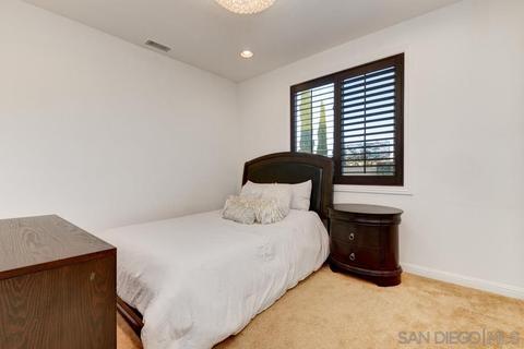 1005 Village Dr, Oceanside, CA 92057 photo 27