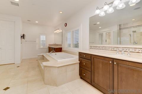 1005 Village Dr, Oceanside, CA 92057 photo 24