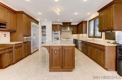 1005 Village Dr, Oceanside, CA 92057 photo 8