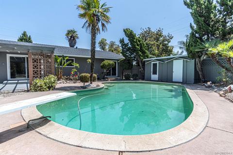 2710 Glebe Rd, Lemon Grove, CA 91945 photo 2