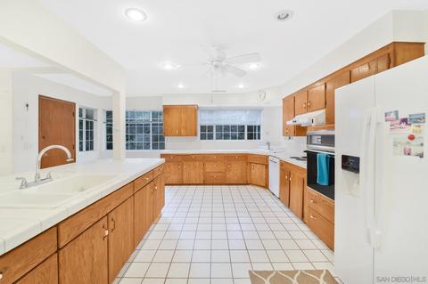 1822 Rockhoff Rd, Escondido, CA 92026 photo 10