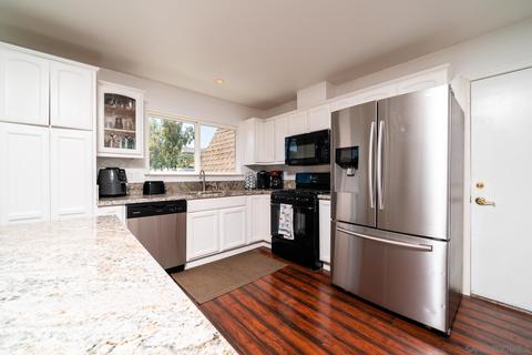 9533 Saint Andrews Dr, Santee, CA 92071 photo 4