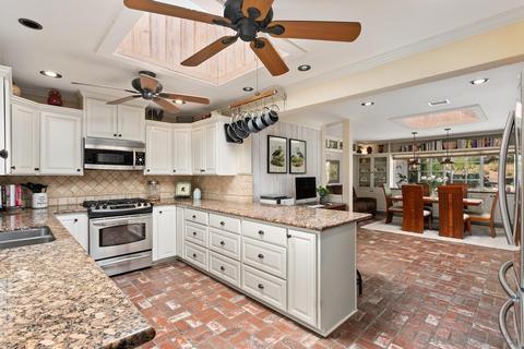 1553 Robyn Rd, Escondido, CA 92025 photo 4