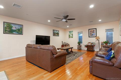 421 Tamarack, Carlsbad, CA 92008 photo 9