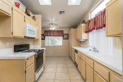 13262 Cardinal Rd, Victorville, CA 92392 photo 5