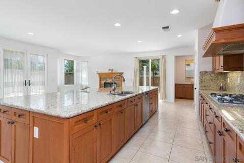 7288 Circulo Papayo, Carlsbad, CA 92009 photo 14