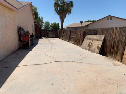 1502 Blaxton Dr, El Centro, CA 92243 photo 11