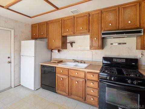 2186 Darby St, Escondido, CA 92025 photo 6