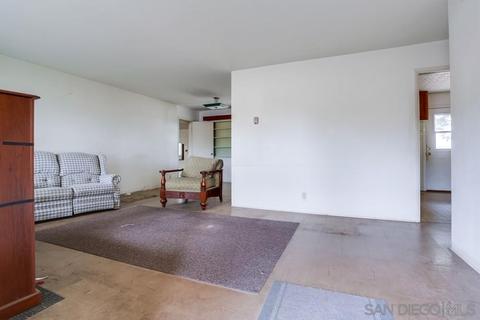 645 W Alvarado St, Fallbrook, CA 92028 photo 5