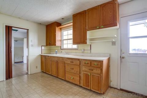 645 W Alvarado St, Fallbrook, CA 92028 photo 12