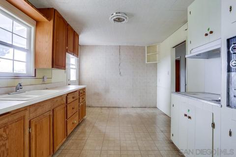 645 W Alvarado St, Fallbrook, CA 92028 photo 11