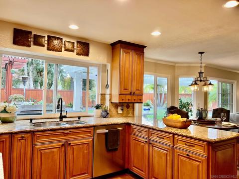 2757 Avalon, Carlsbad, CA 92010 photo 18