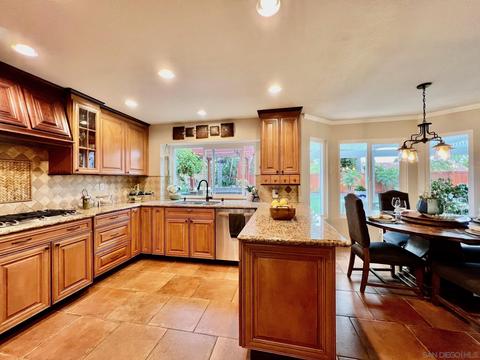 2757 Avalon, Carlsbad, CA 92010 photo 17