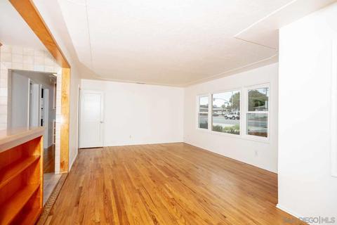 111 E St, Chula Vista, CA 91910 photo 2