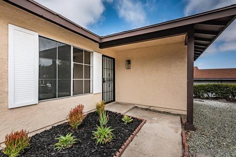 4756 Rising Glen Dr, Oceanside, CA 92056 photo 2