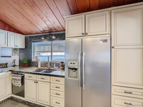 160 Parnassus Cir, Oceanside, CA 92054 photo 9
