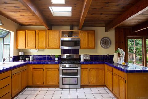 8702 Echo Dr, La Mesa, CA 91941 photo 8