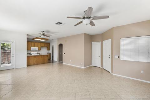 913 Stoneys Ln, El Cajon, CA 92021 photo 5