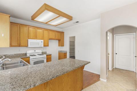 913 Stoneys Ln, El Cajon, CA 92021 photo 6