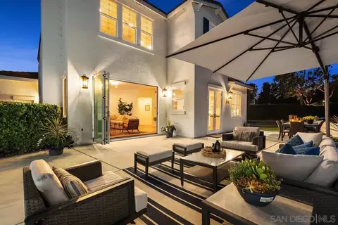 2898 Corte Morera, Carlsbad, CA 92009 photo 4