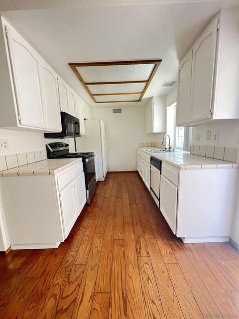 10114 Prince Charming Ln, Santee, CA 92071 photo 12
