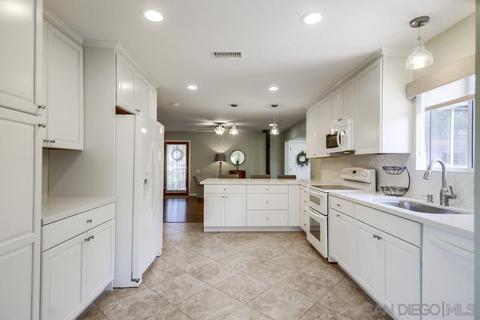 8610 Fiona Way, Santee, CA 92071 photo 6