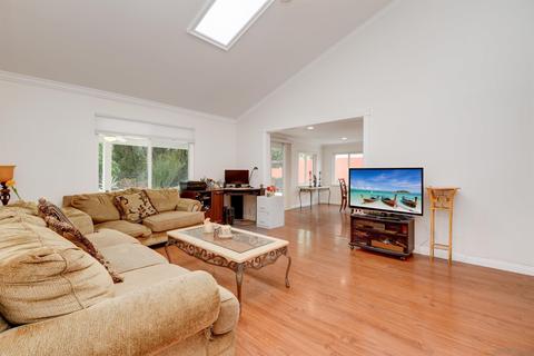 526 Huff St, Vista, CA 92083 photo 4