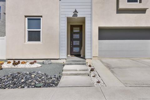 8855 Trailridge Ave, Santee, CA 92071 photo 2