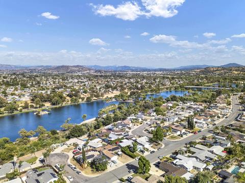 8855 Trailridge Ave, Santee, CA 92071 photo 4