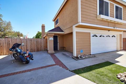 1209 Titan Ct, Escondido, CA 92026 photo 2