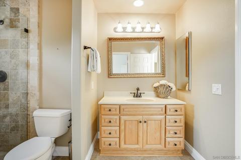 8144 Gilman Ct, La Jolla, CA 92037 photo 17