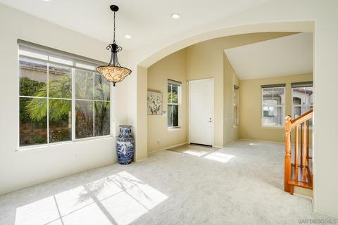 8144 Gilman Ct, La Jolla, CA 92037 photo 9