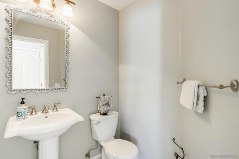 8144 Gilman Ct, La Jolla, CA 92037 photo 13