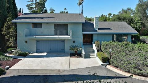 1015 Cypress Dr, Vista, CA 92084 photo 2