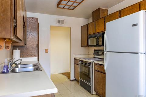 9509 Medina Dr, Santee, CA 92071 photo 4